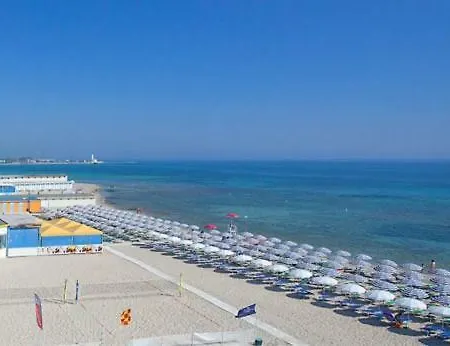 Villa Between Sea And Pine Forest San Cataldo (Apulia)